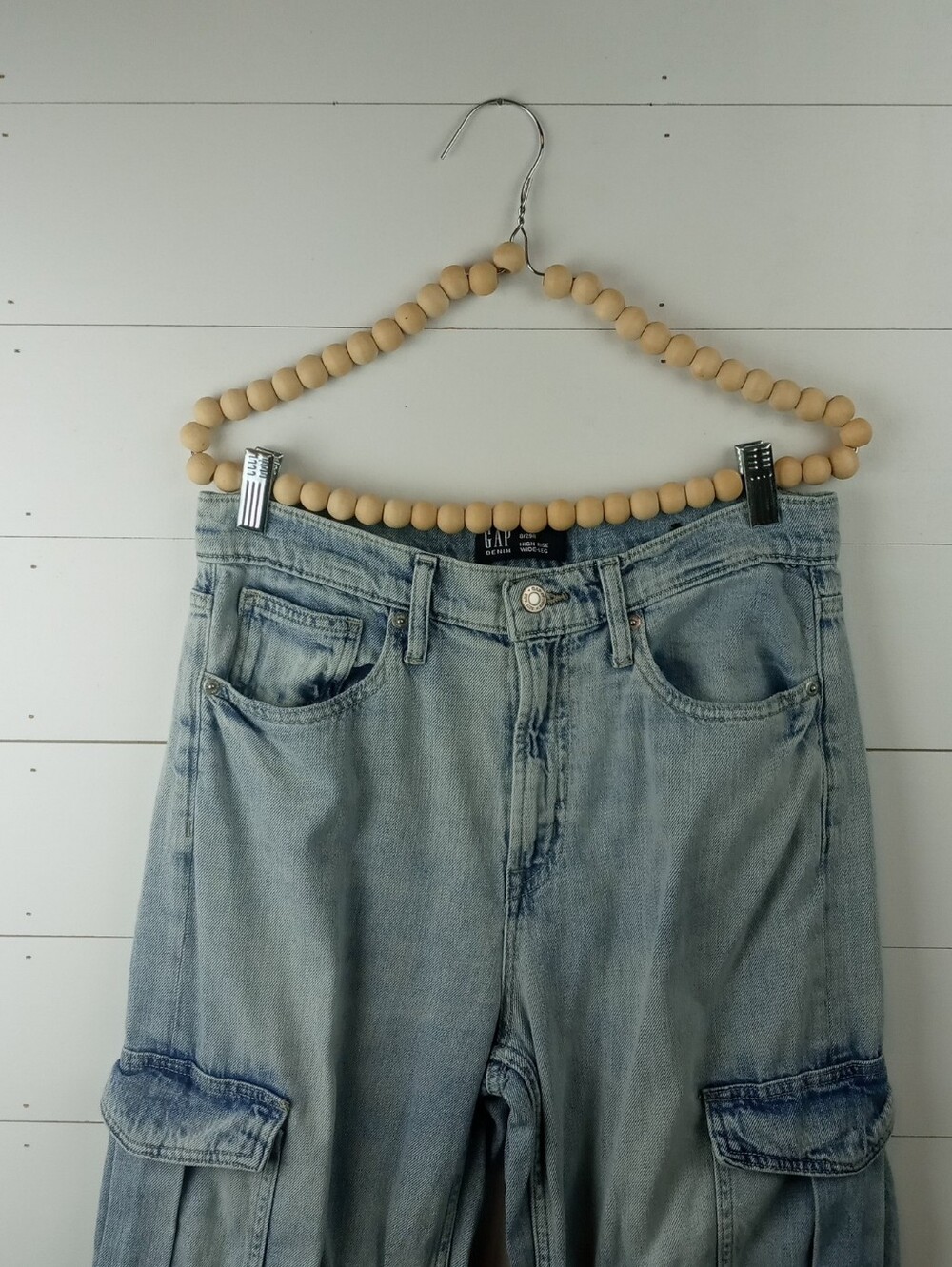 Gap Women's size 8 light wash high rise wide leg denim jeans soft denim cargo